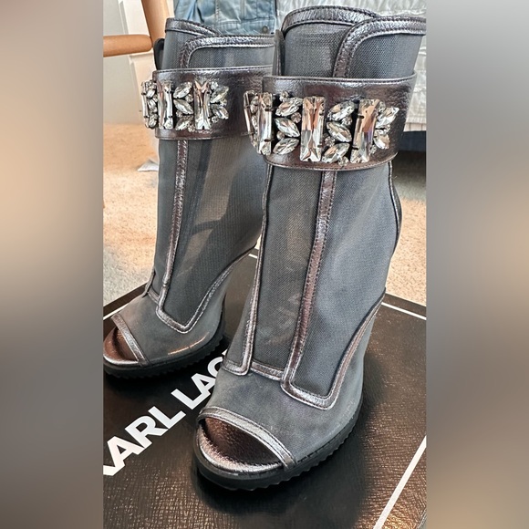 KARL LAGERFELD PARIS Blayze Silver Mesh Heel - Picture 3 of 7